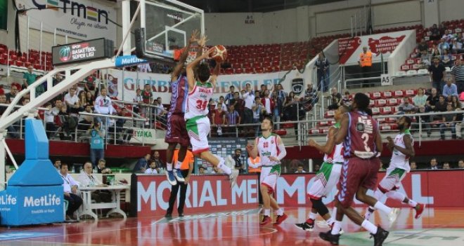 Pınar Karşıyaka ikinci yarıda kendine geldi...