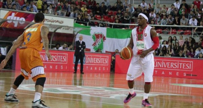 Pınar Karşıyaka ilk dördü garantiledi