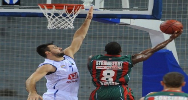 Pınar Karşıyaka, Karadağ'dan galibiyetle dönüyor