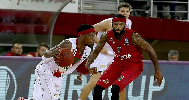 Pınar Karşıyaka Kuban'a evinde teslim oldu