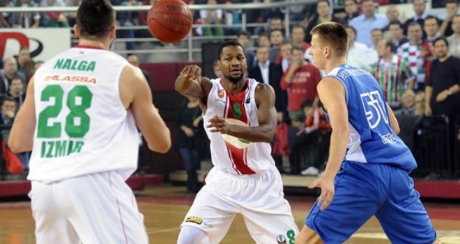 Pınar Karşıyaka Paris deplasmanında