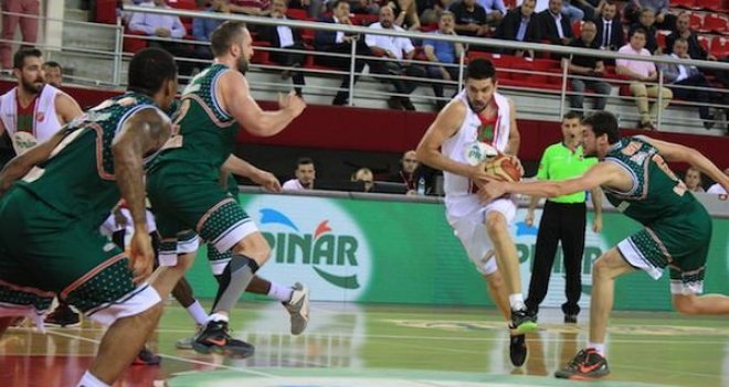 Pınar Karşıyaka seride 1-0 öne geçti