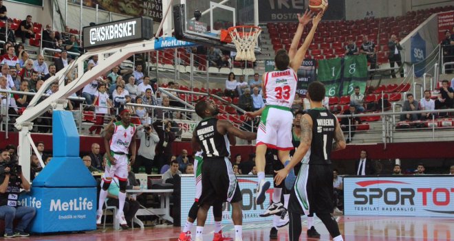 Pınar Karşıyaka son çeyrekte stop etti...