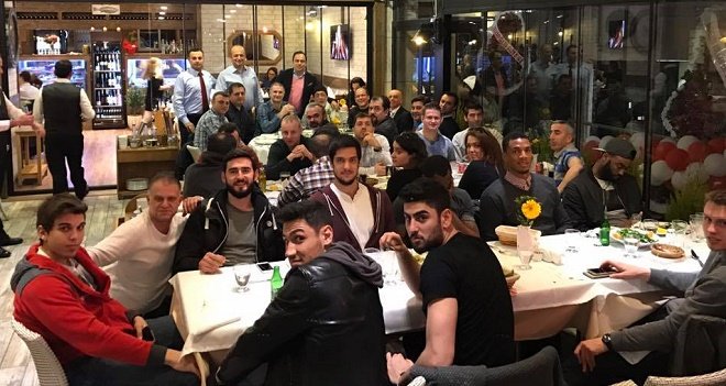 Pınar Karşıyaka turu kutladı...