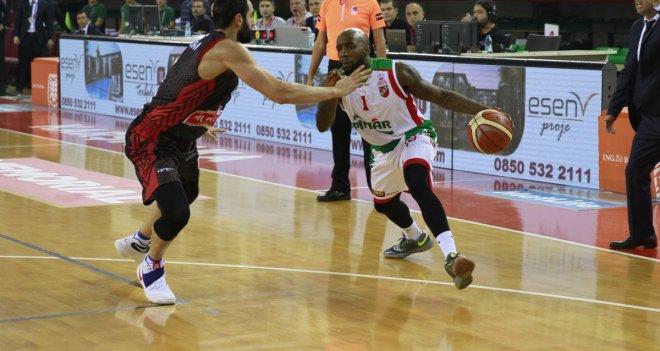 Pınar Karşıyaka Ukrayna'da galibiyet peşinde