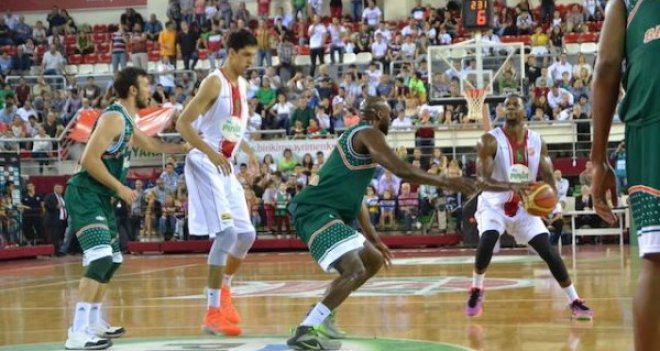 Pınar Karşıyaka yarı finalde