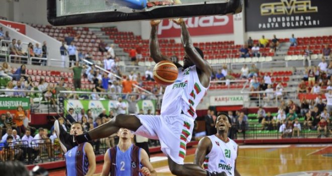 Pınar Karşıyaka, Zielona Gora karşısında