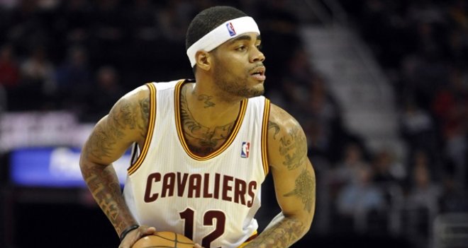 D.J. Kennedy Pınar Karşıyaka'da 