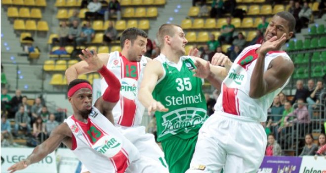 Pınar Karşıyaka'da grup ikinciliği zora girdi