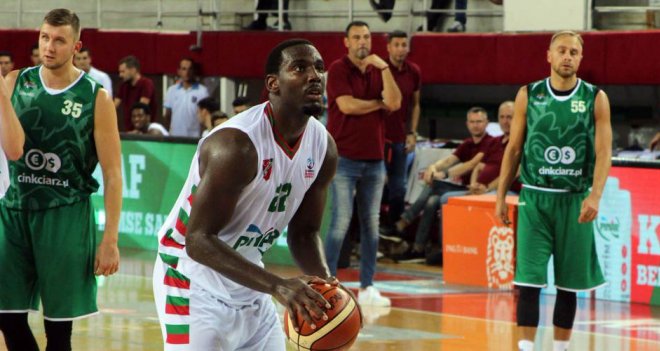 Pınar Karşıyaka'da Hogue'nin lisansı çıkmadı