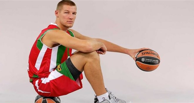 Pınar Karşıyaka'da Iverson takımda kaldı