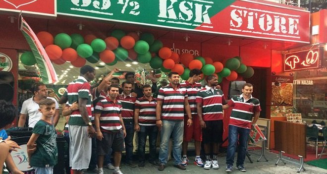 Pınar Karşıyaka'nın formaları tanıtıldı