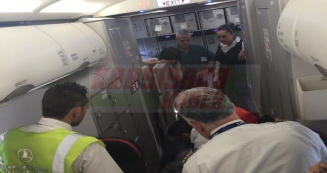 Pınar Karşıyaka'nın uçağı Roma'ya acil iniş yaptı