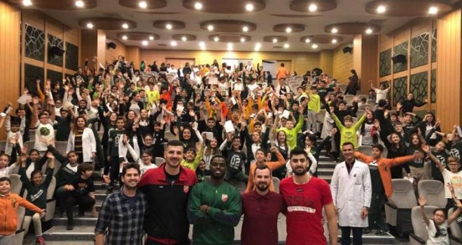 Pınar KSK Bornova'da öğrencilerle buluştu