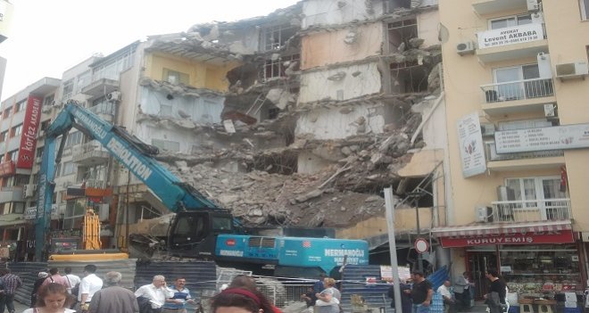 PTT ÇARŞI BİNASI YIKILIYOR!..