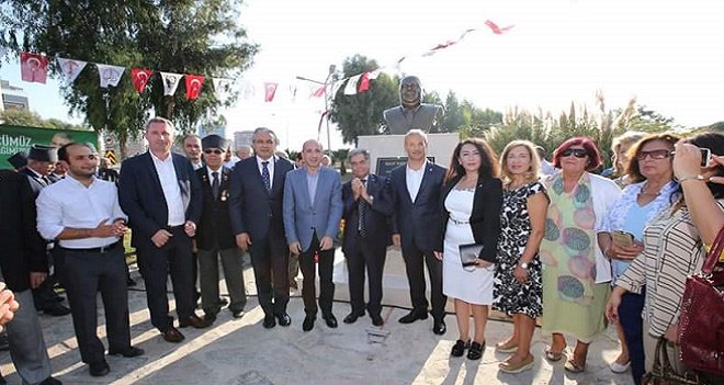 Rauf Denktaş büstü açıldı...