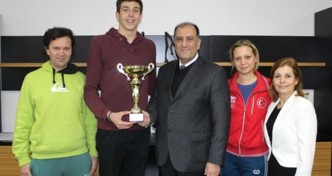 Rekortmenin hayali İzmir Üniversiteli olmak