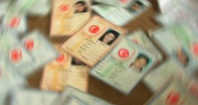 Sahte kimlikli dolandırıcılar Karşıyaka’yı mesken tuttu