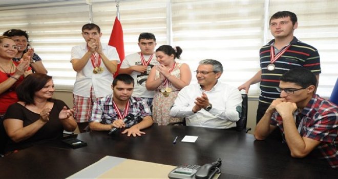 Şampiyonluğu ''Onuncu Yıl Marşı'' ile kutladılar