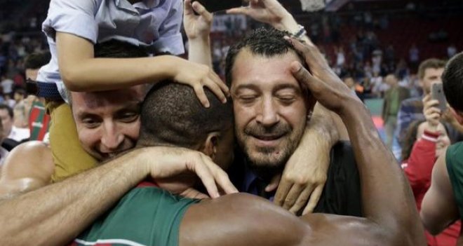 Sarıca: Hayallerimizin peşinden koştuk. Bu takım tarih yazıyor