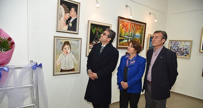 Şehit oğlu için açtığı ''Bütün renklerim sana çıkıyor'' resim sergisi duygulandırıyor