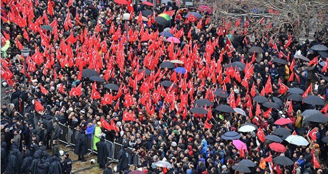 Şehitlerimiz için gökyüzü bile ağladı 