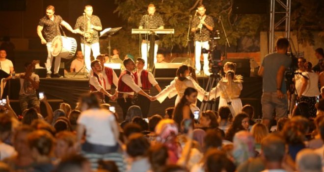 Şemikler, Balkan ezgileriyle şenlendi