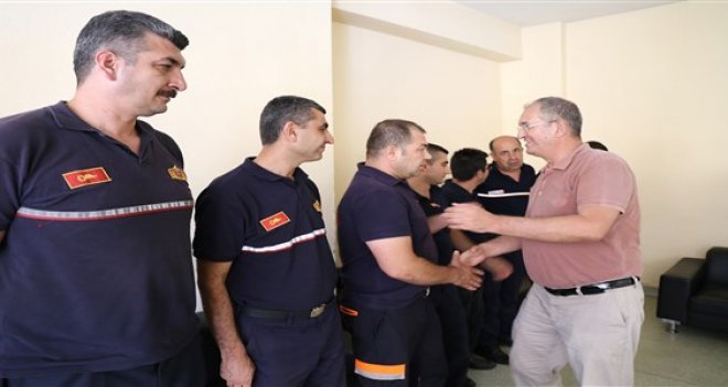 Sertel’den itfaiyecilere sürpriz bayram ziyareti