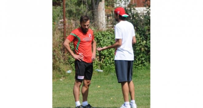 Berkan Emir Karşıyaka'da kalacak