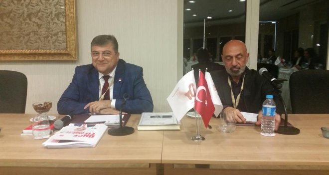 Sındır: “Damat gelirse Monarşi, başkası gelirse Otokrasi”