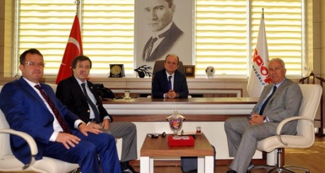 Spor Bakanı Kılıç'tan Karşıyaka Stadı inşaatını hızlandırma talimatı