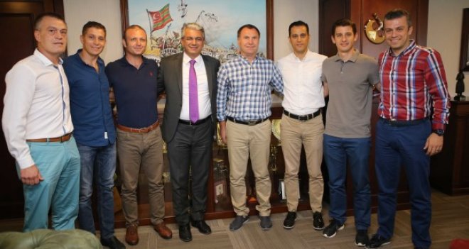 Süper Lig hakemlerinden Karşıyaka'nın Filizleri'ne destek