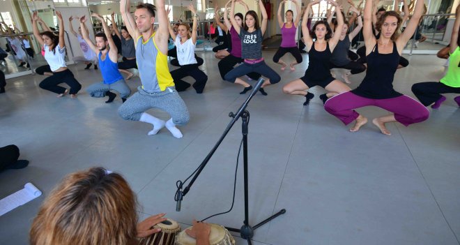 Tabla eşliğinde modern dans...