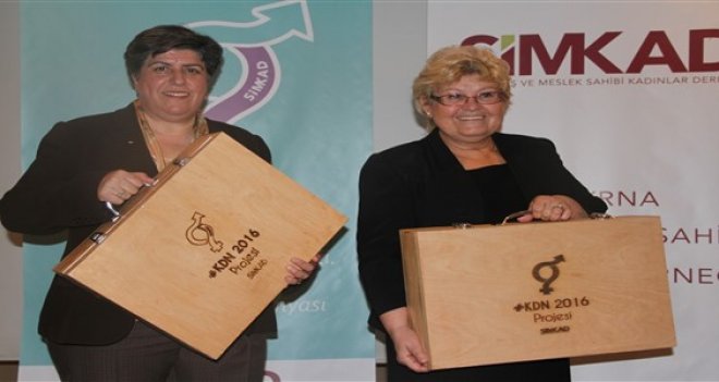 Tahta bavullar kadına şiddete karşı yola çıktı