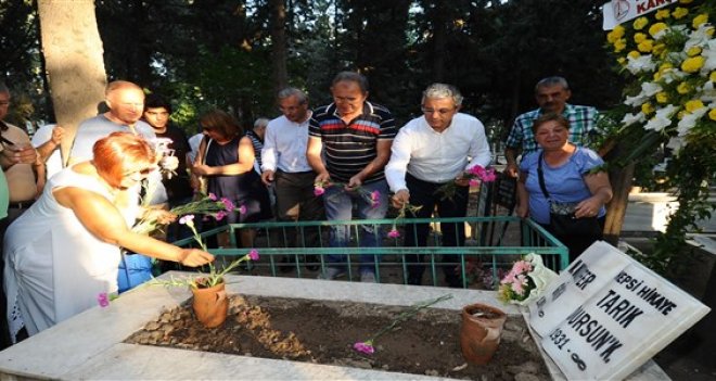 Tarık Dursun K mezarı başında anıldı