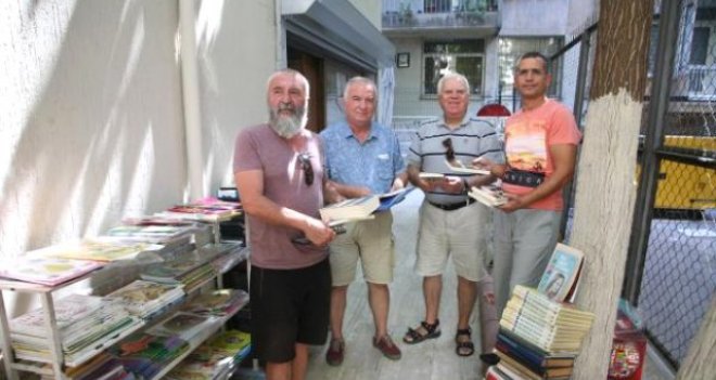 Tarık Dursun K.'nın kitapları dağıtıldı