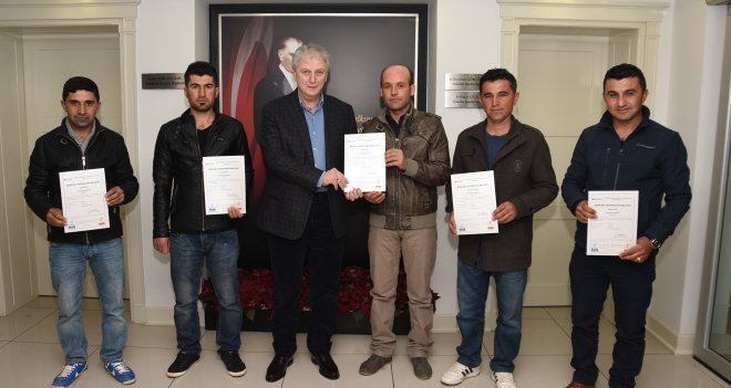 Tehlikeli işlerde çalışan işçiler sertifikalarını aldı