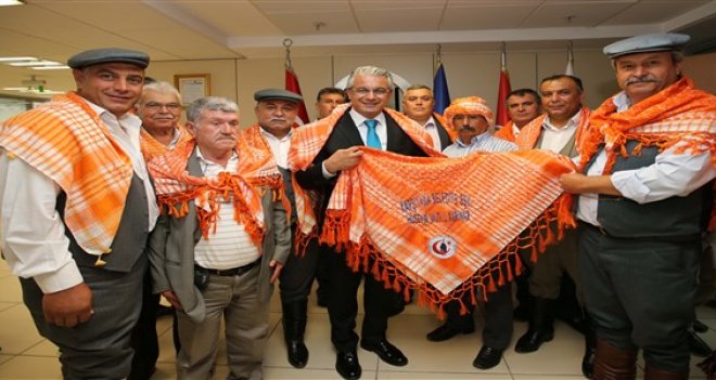 Tekeli Yörükleri’nden Başkan Akpınar’a teşekkür