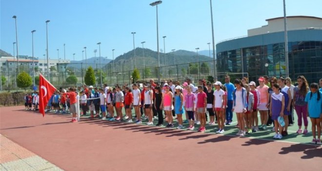 Tenis Küçükler Türkiye Birinciliği müsabakaları Örnekköy'de başlıyor