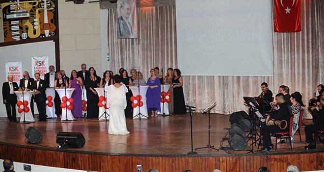 Türk ve Yunan sanatçılardan Karşıyaka'da konser...