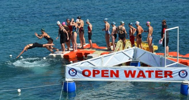 Türkiye Açık Su Yüzme Şampiyonası, Foça’da başladı