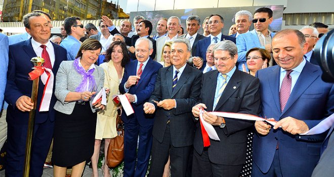 Türkiye'nin en büyük otomatik otoparkını Kılıçdaroğlu açtı...