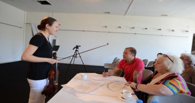 ULUSLARARASI İZMİR FESTİVALİ'NDE GENÇLER SAHNEDE