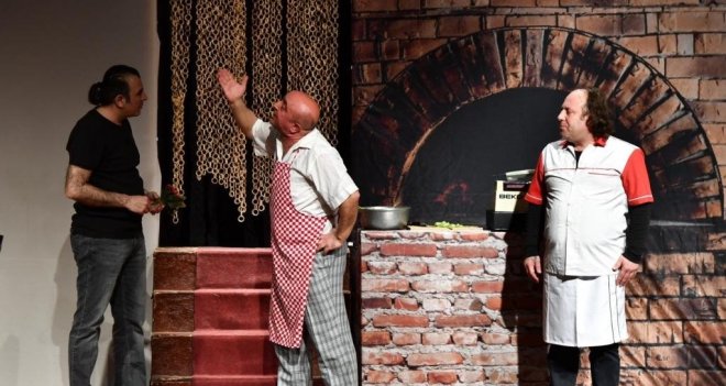 Uluslararası İzmir Tiyatro Günleri 36. kez perdelerini açtı