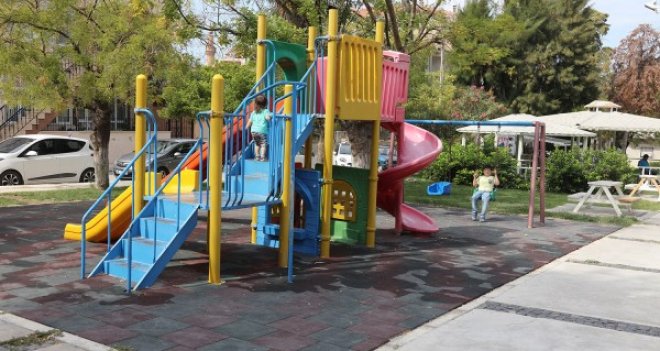 Urla'da parklar yenilendi