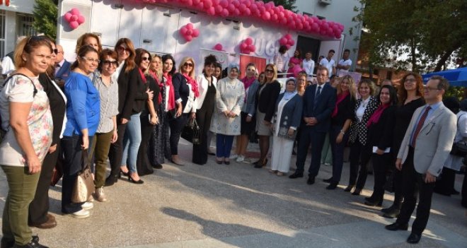 Vali eşi, kadınların sağlığı için Karşıyaka'da