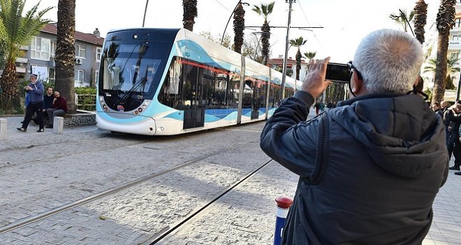 ...Ve tramvay seferleri başladı...