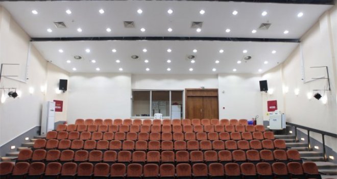 Yıldız Kenter Sahnesi yenilendi