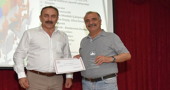 Yılmaz Durmaz'a Milli Eğitim'den ödül...