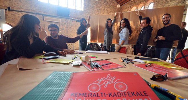 ''Yola gel'' atölye çalışmaları sürüyor...